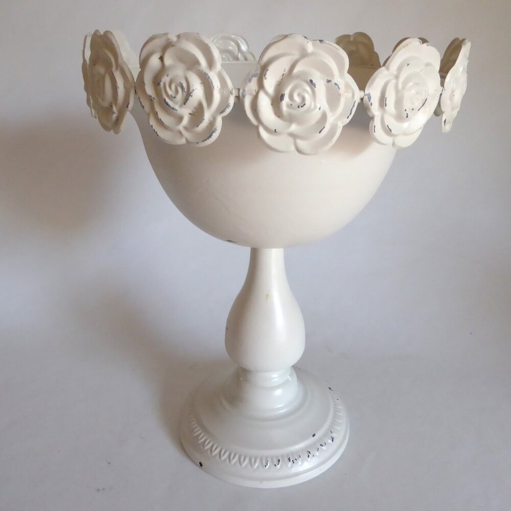 NEW 13” SHABBY CHIC CHIPPY WHITE METAL ROSE PEDESTAL CENTERPIECE BOWL URN - Picture 2 of 6